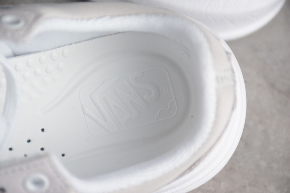 Vans Old Skool Overt CC VN0A7Q5ELGX 