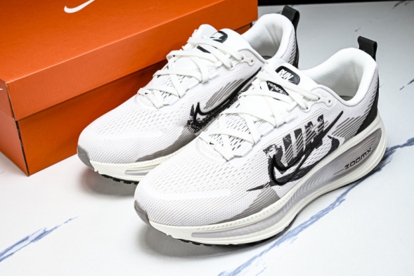 Nike Air ZoomX Vomero 18 RUN IB5726-100 