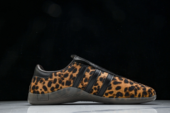 KITH x adidas Taekwondo Mei JS0298 