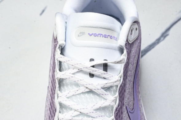 Nike Air ZoomX Vomero 18 Plus HM6805 110 