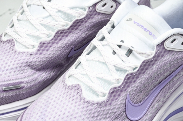 Nike Air ZoomX Vomero 18 Plus HM6805 110 