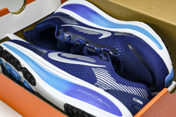 Nike Air ZoomX Vomero 18 HM6803-401 