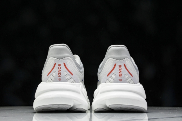 HOKA Bondi 9 1162011 CYLT 