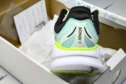 HOKA Bondi 9 1162011 LNMT