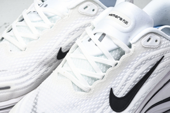 Nike Air ZoomX Vomero 18 Plus HM6805 111 